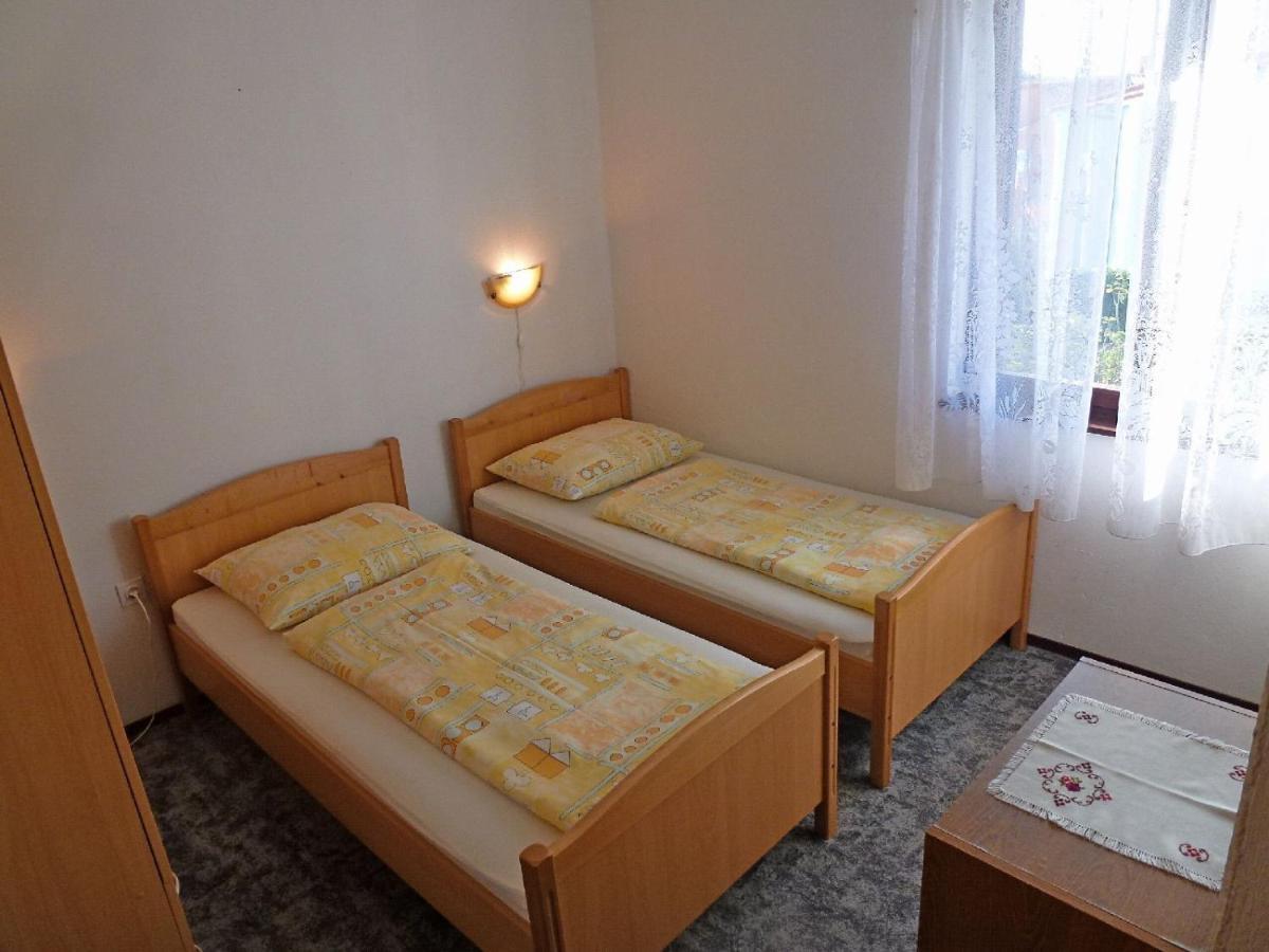 Apartment Milica Njivice Exterior photo